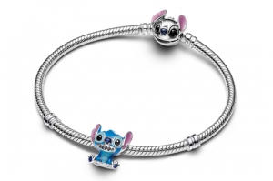 PANDORA y Disney unen fuerzas para festejar la familia con joyas nuevas inspiradas en Lilo &amp; Stitch