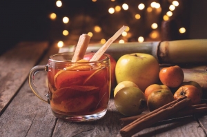 Dos recetas navideñas para disfrutar en familia: ponche de frutas y galletas de mantequilla