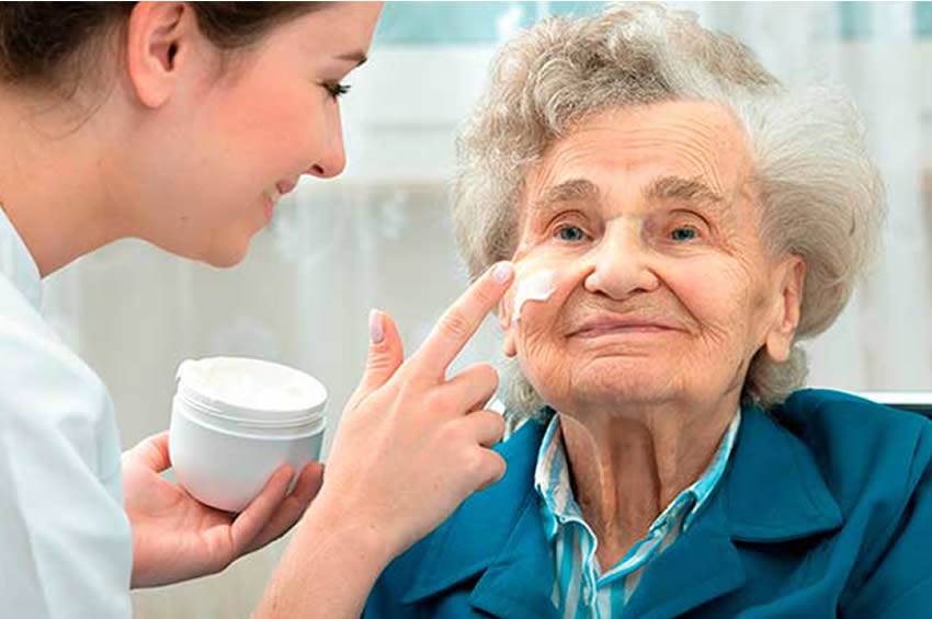 Adultos mayores, más susceptibles a desarrollar enfermedades dermatológicas