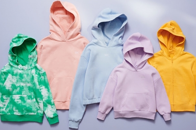 ¡Hora de limpiar! La última colección de H&amp;M para niños transforma los residuos plásticos en moda cotidiana