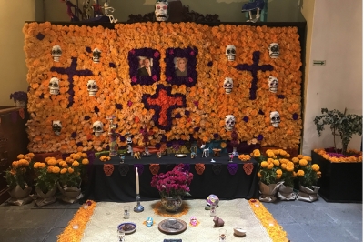 ¿Sabes cómo colocar la Tradicional Ofrenda de Muertos?