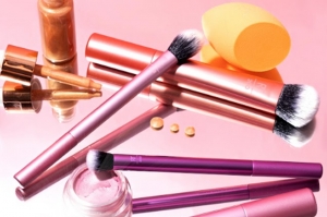 Renueva tu rutina de maquillaje para el 2025: Brochas y esponjas que marcan la diferencia