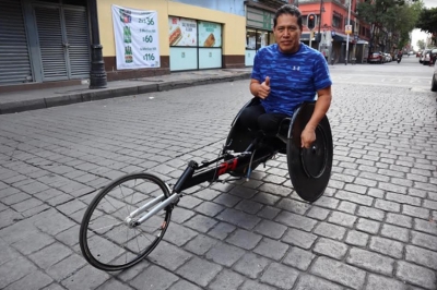 Natán Morales, atleta paralímpico logra 5° lugar en el Maratón de la CDMX junto a Ortopedia Mostkoff