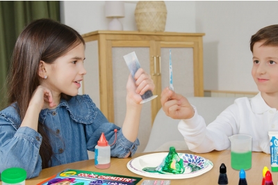 Crea tu propio laboratorio científico en casa con Crayola Toys