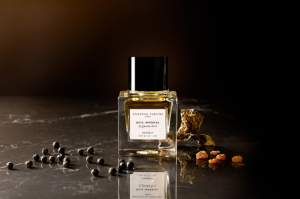 Maison Peony revela la nueva esencia de sofisticación: Bois Impérial Extrait de Essential Parfums
